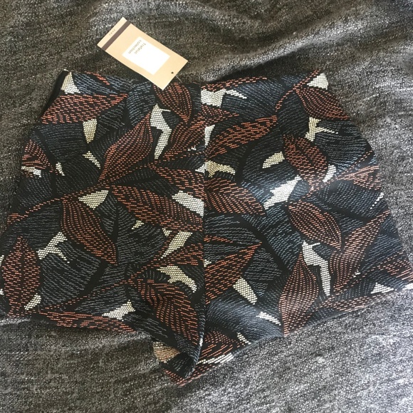 SOLD! - Zara Trafaluc Leaf Print High Waist Shorts - Picture 3 of 5